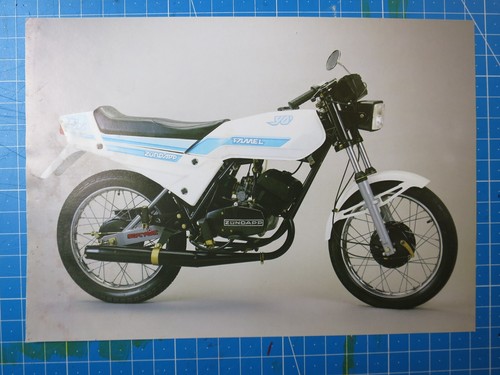 Old famel brochure - xf, 25
